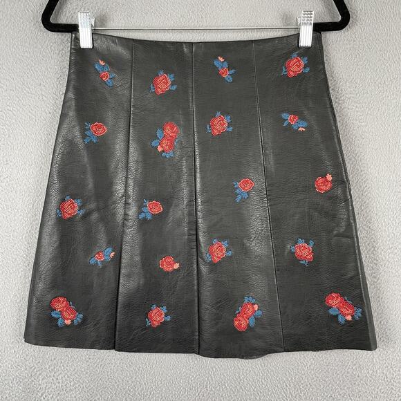Club Monaco Edvard Skirt Womens 6 Black Faux Leather Embroidered Floral Roses - Picture 1 of 12